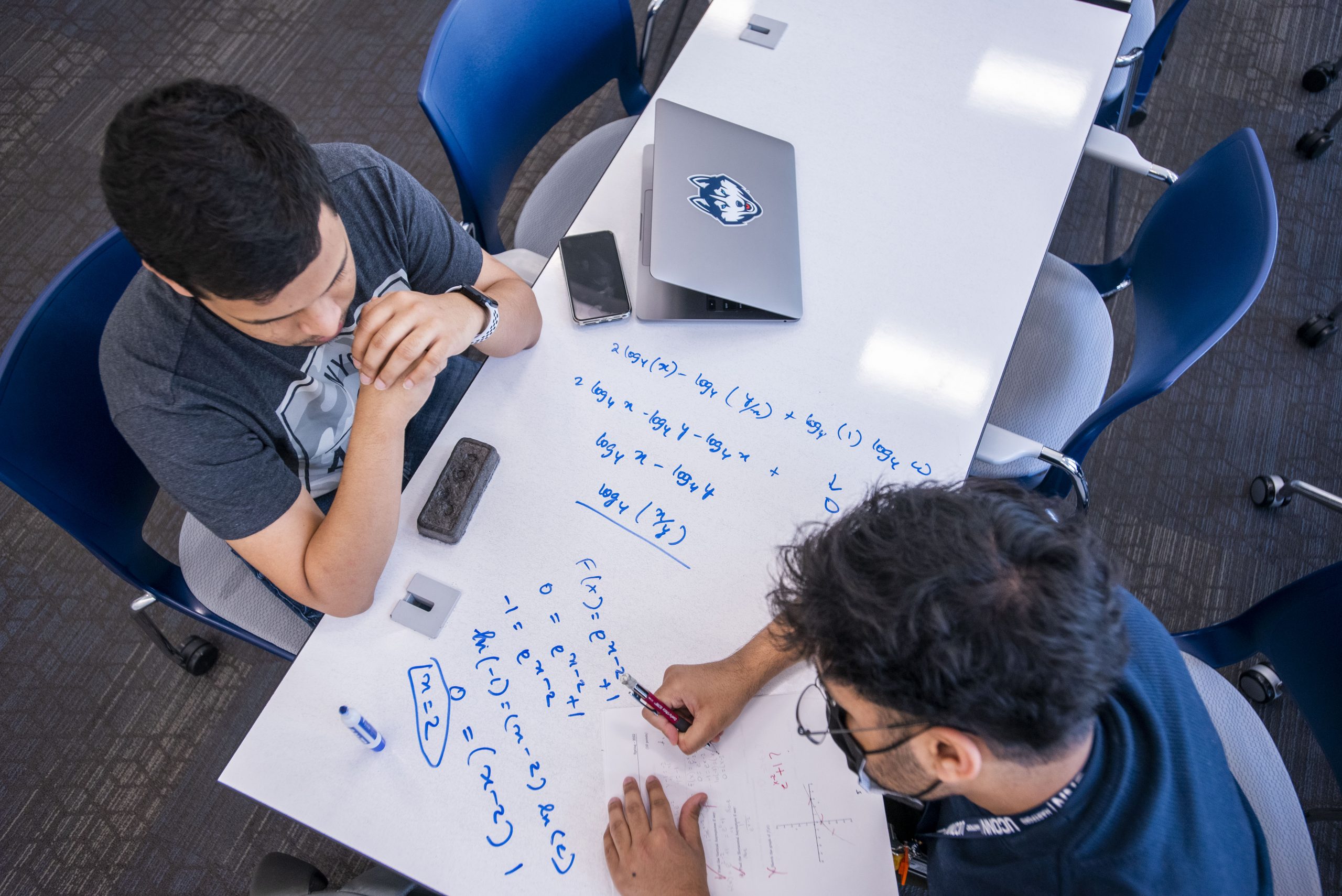 UConn Hartford students in the Q- Center getting tutoring. April 13, 2022. (Sean Flynn)