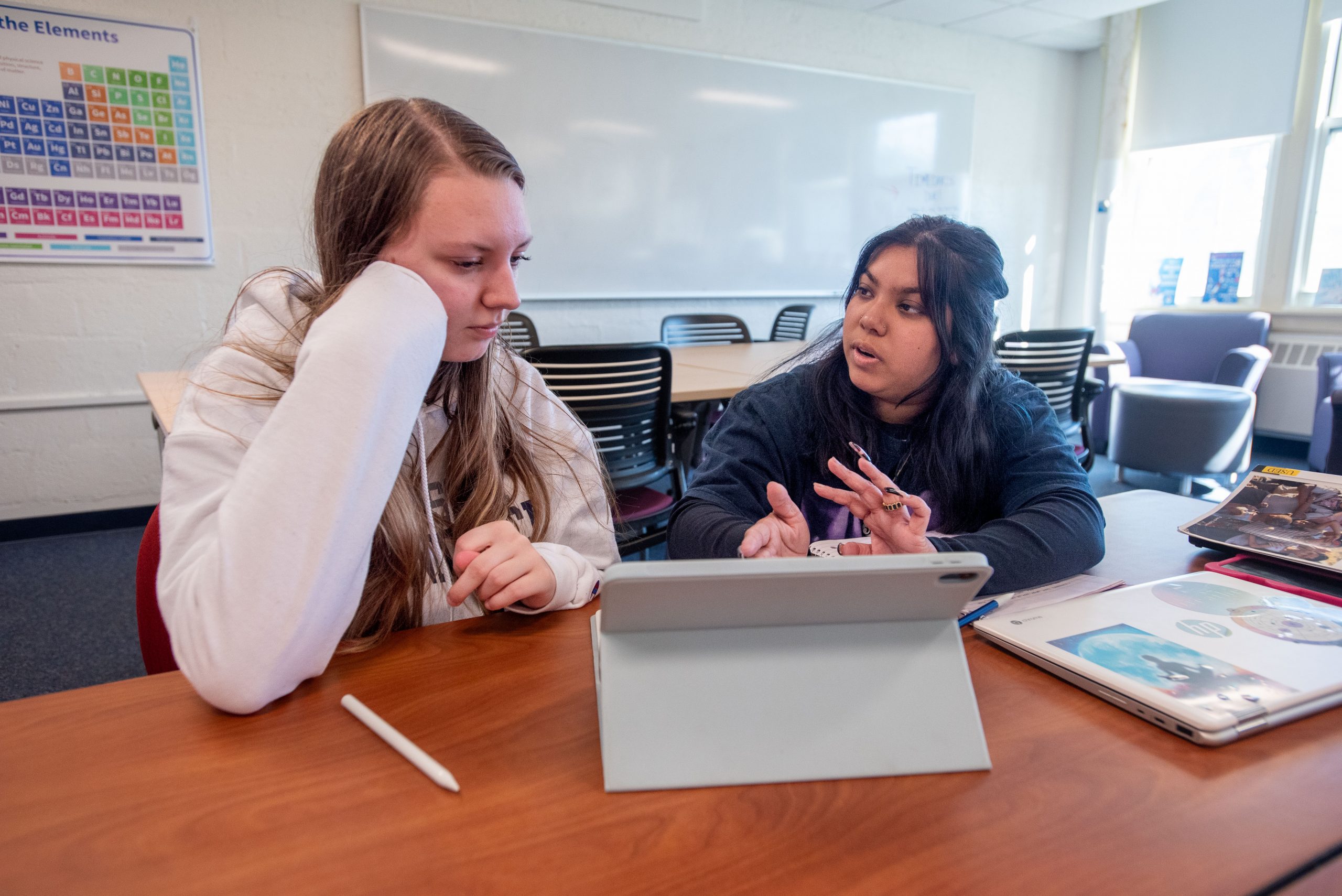 A student being tutored at the Avery Point Academic Center on Sept. 21, 2023. (Sean Flynn/UConn Photo)