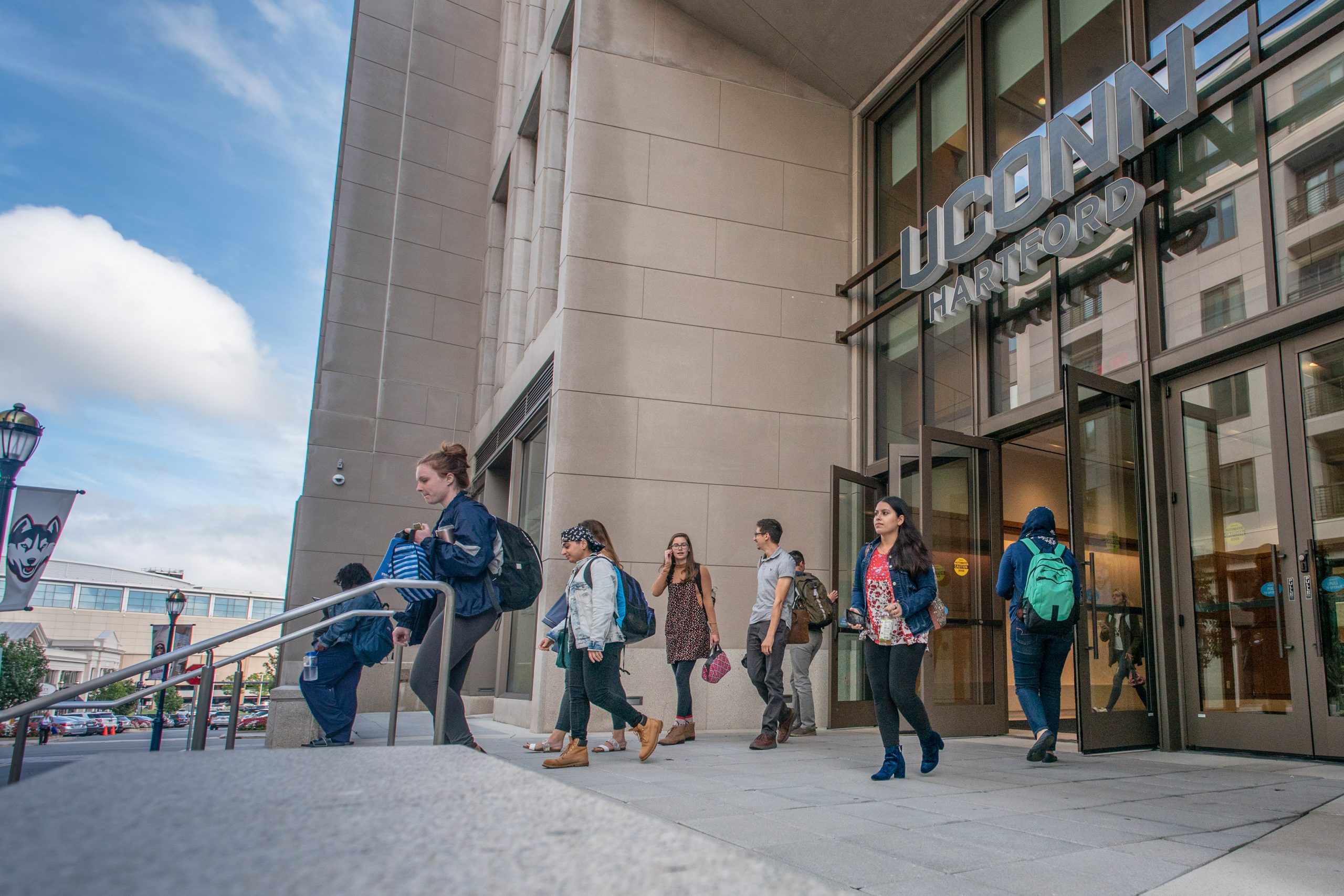 hartford180926c450.jpg Students entering the Front Street entrance of Uconn Hartford on Sept. 26, 2018. (Sean Flynn/UConn Photo)