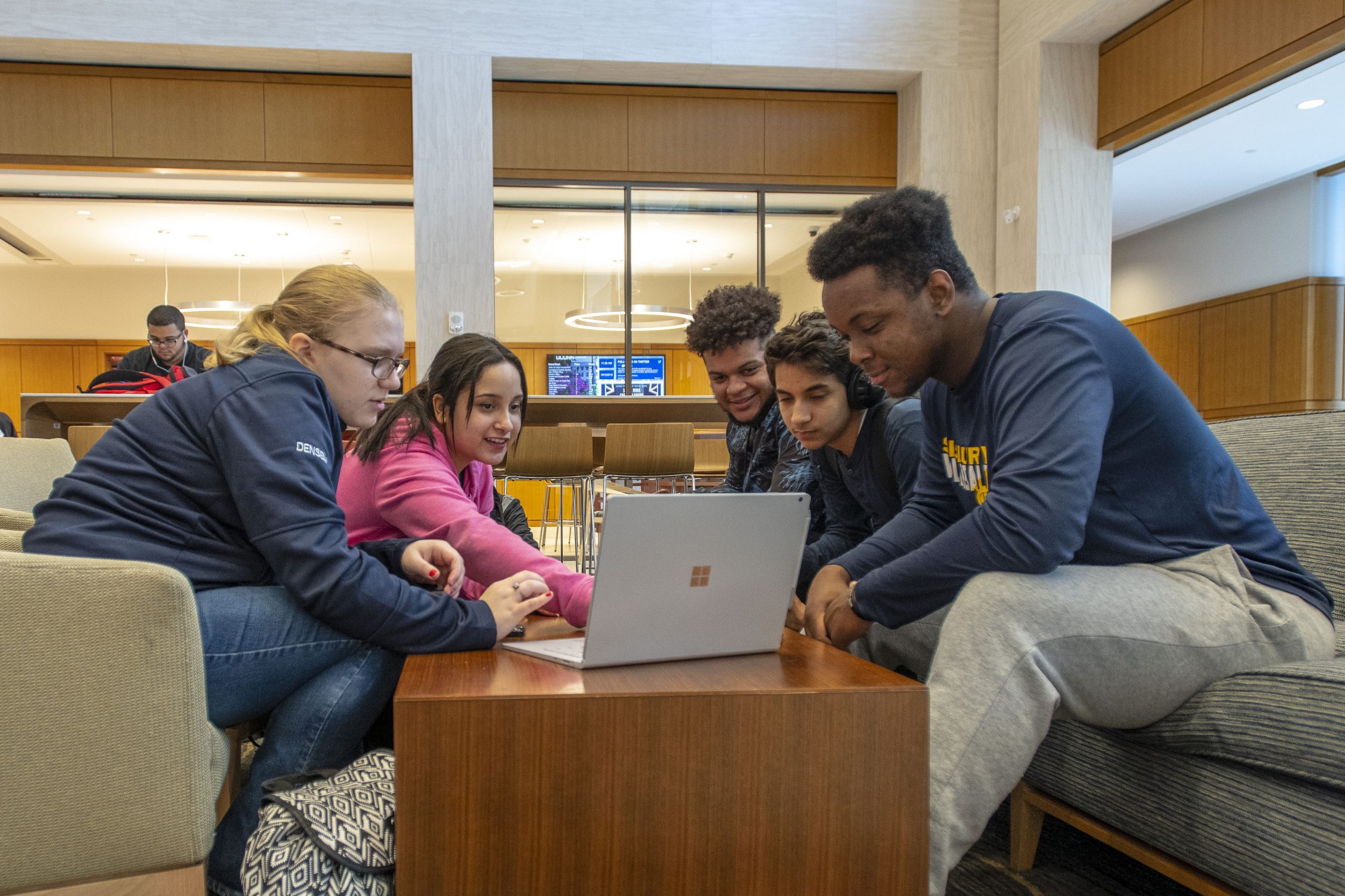 hartford181012b114.jpg Students watching a streaming video at Uconn Hartford on Oct. 12, 2018. (Sean Flynn/UConn Photo)