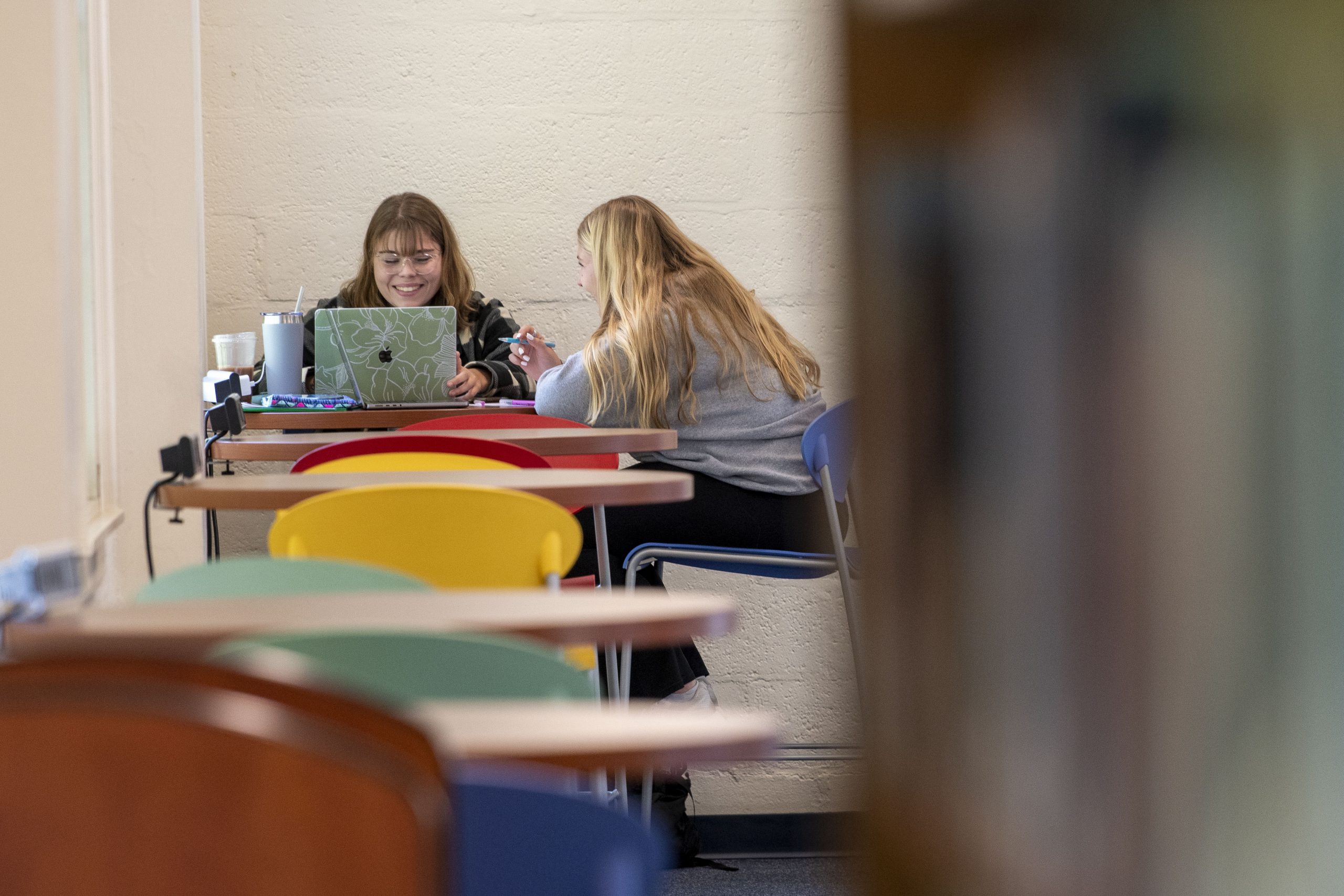 Students in the Library at Avery Point. Oct. 20, 2022. (Sean Flynn/UConn Photo)