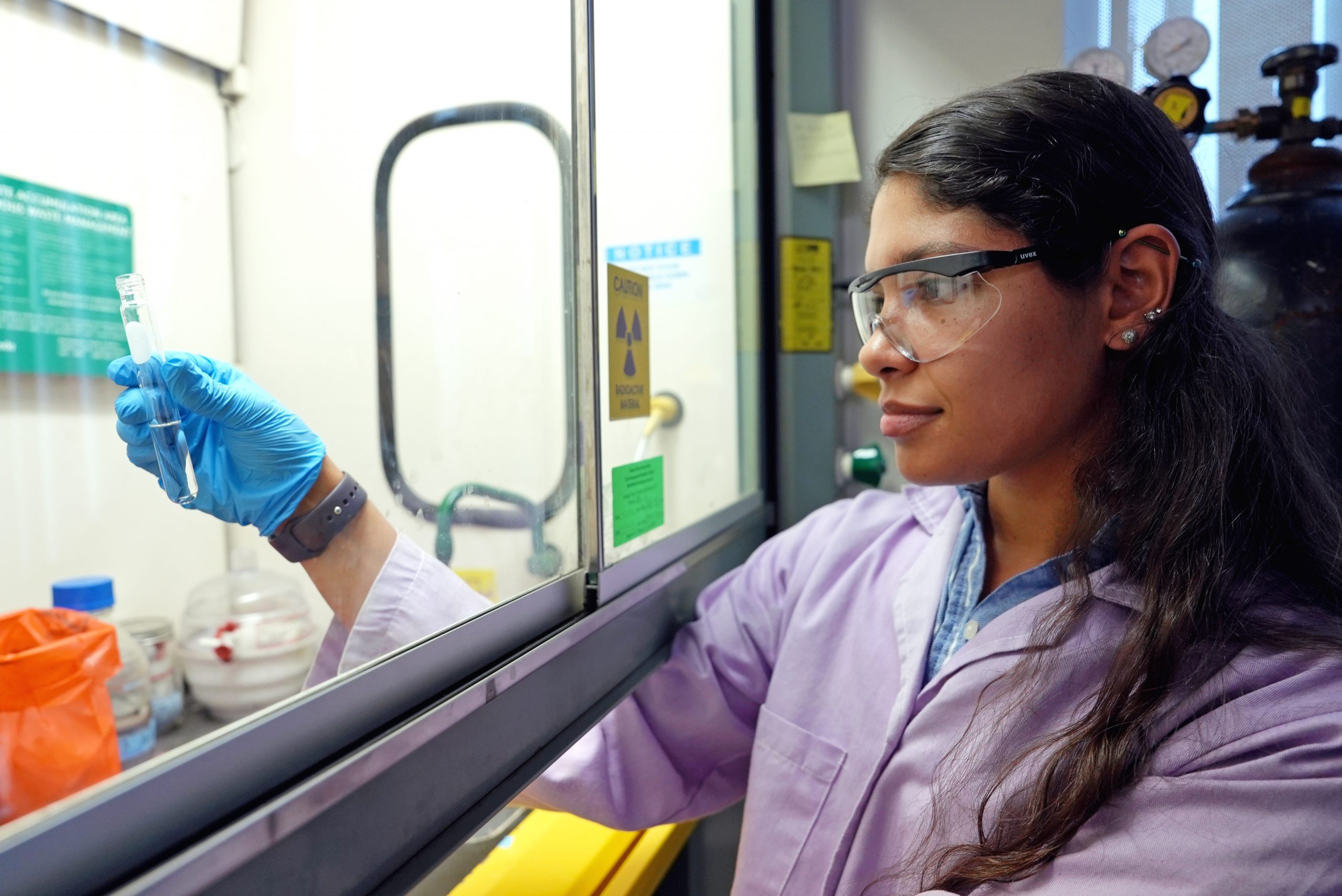 Chelsea Garcia, a graduate student studying in the Department of Nutritional Sciences in the College of Agriculture, Health and Natural Resources, works in the Blesso Lab in the Advanced Technology Laboratory (ATL). Oct. 6, 2023. (Jason Sheldon/UConn Photo)